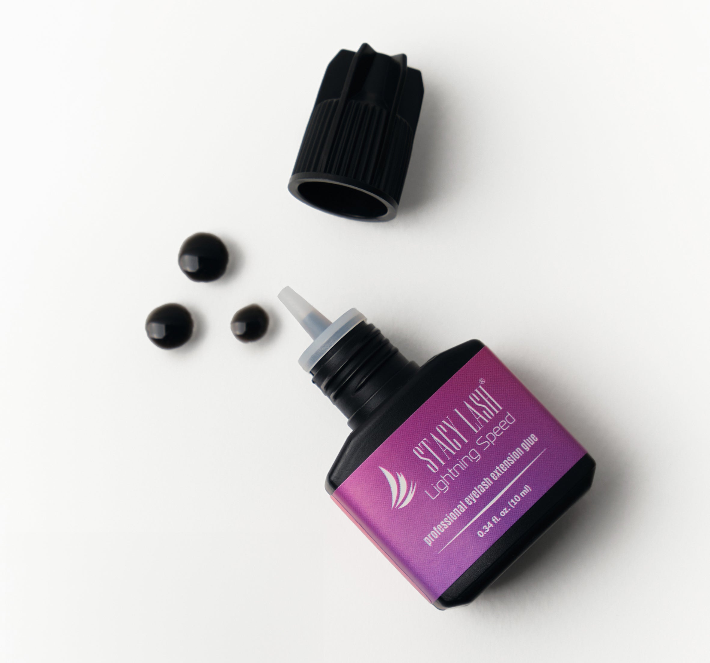 Stacy Lash Lightning Speed glue with three drops