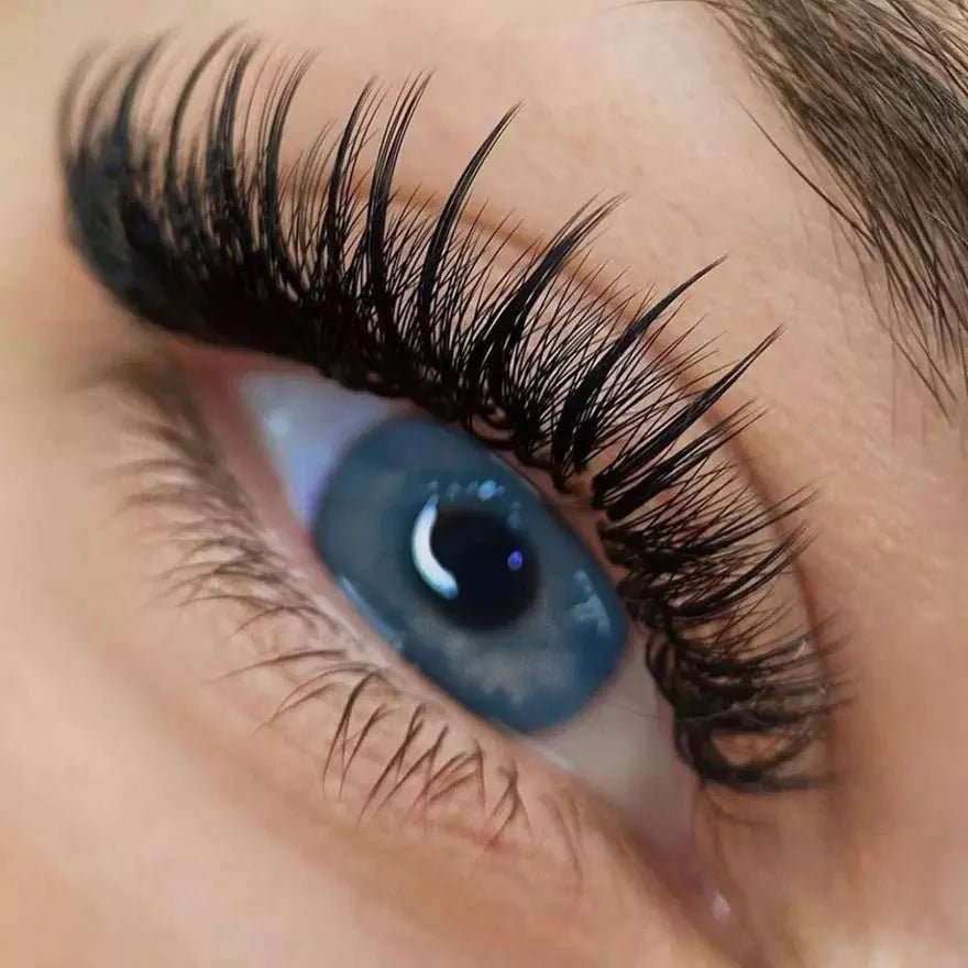 Wet effect in eyelash extensions: features, benefits of the procedure - Stacy Lash