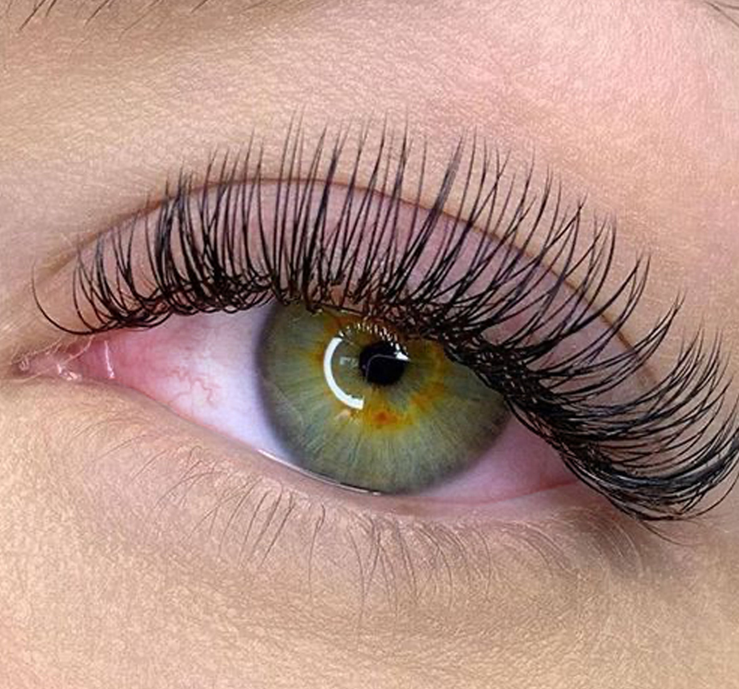 RED EYES AFTER EXTENSIONS - Stacy Lash