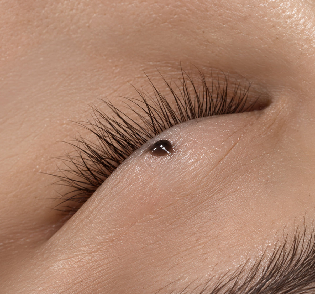 What to Do If Lash Glue Gets on the Eyelid or in the Eye - Stacy Lash